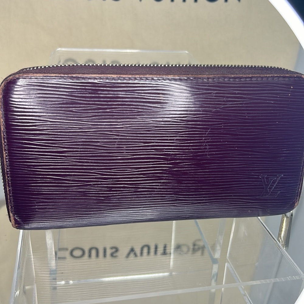 Authentic Louis Vuitton EPI  Wallet
